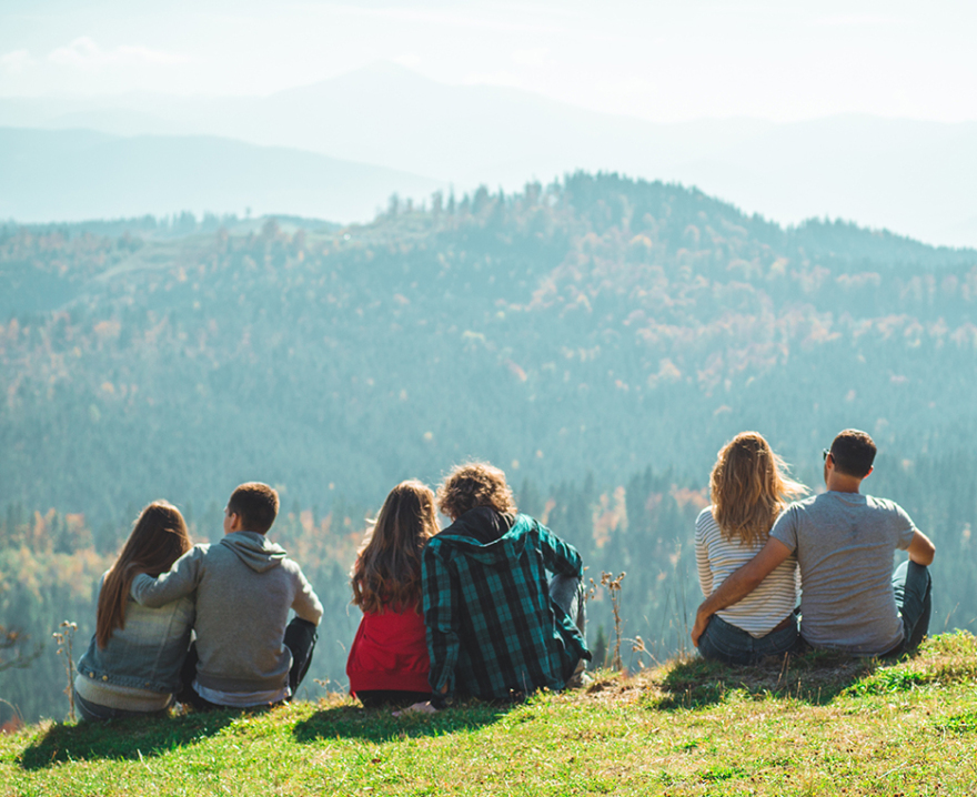 Γιατί παραμελούμε συγγενείς και φίλους για τους νέους συντρόφους μας;  Ίσως φταίνε... οι ορμόνες 