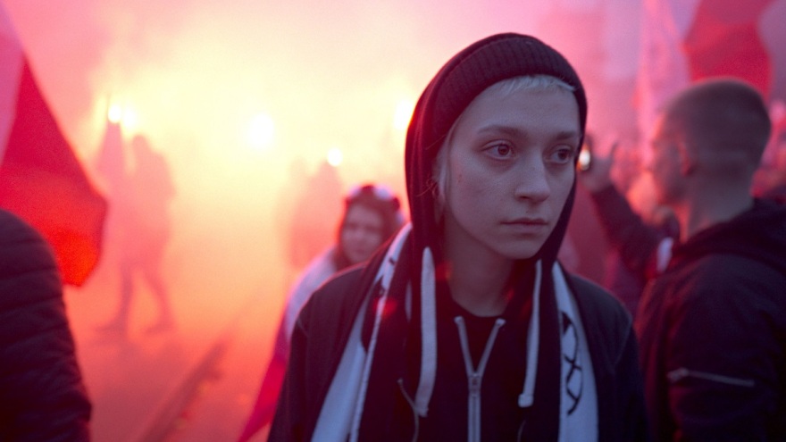 Αναζητώντας την ταυτότητα: Οι οντισιόν νέων τρανς καλλιτεχνών στην Πολωνία