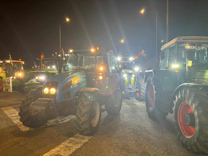 Αγρότες: Στο Κάστρο θα διανυκτερεύσει το κονβόι των τρακτέρ - Οι κλειστοί δρόμοι στην Αθήνα την Τρίτη