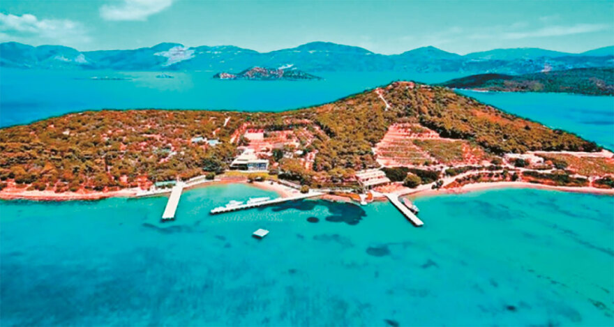 Πεταλιοί, ένας παράδεισος σε ματωμένο κάδρο: Ο Ομέρ Πασάς, η Πικάσο και οι κόντρες της οικογένειας Καρνέση