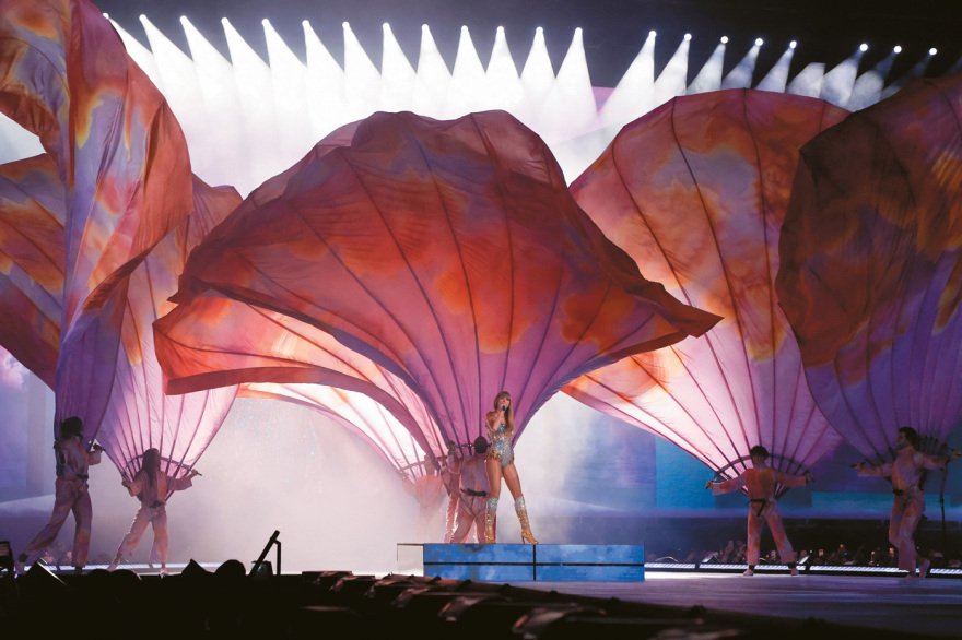 Η Taylor Swift, η πρώτη billionaire της μουσικής βιομηχανίας,  έγινε μάθημα  στο Χάρβαρντ! 