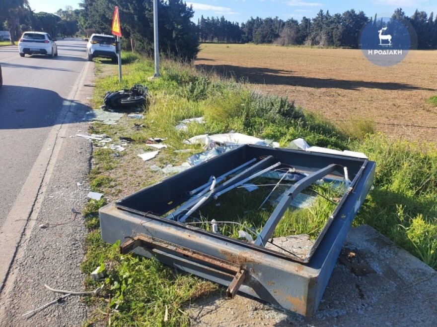 Ρόδος: Δεν τα κατάφερε ο 18χρονος που είχε πέσει σε στάση λεωφορείου με μηχανάκι - Έδωσε μάχη 8 ημέρες στη ΜΕΘ