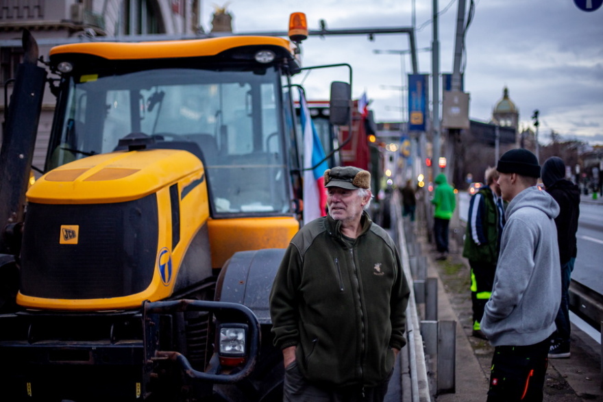 Τσεχία: Κινητοποιήσεις από τους αγρότες - Με τα τρακτέρ τους στην Πράγα, δείτε φωτογραφίες