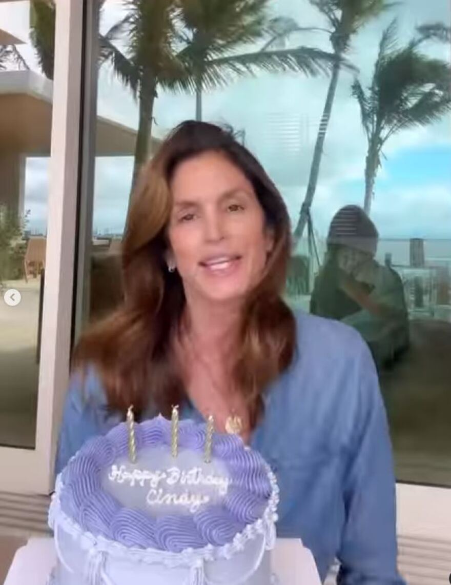 Σίντι Κρόφορντ: Η ανάρτηση για τα 58α γενέθλιά της και η φωτογραφία από τα παιδικά της χρόνια