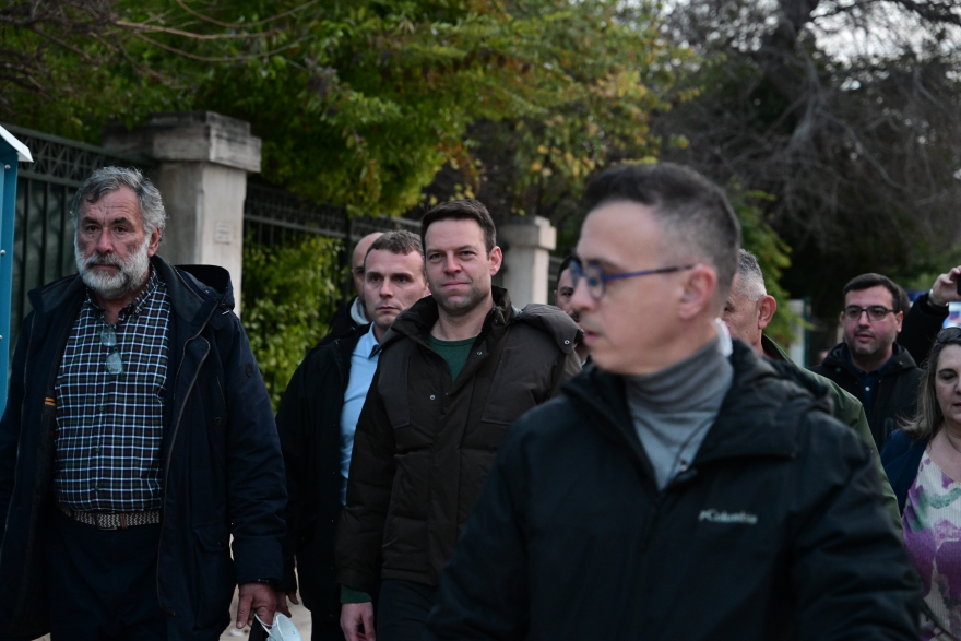 Έφυγαν τα τρακτέρ από την Αθήνα, άνοιξαν οι δρόμοι - Δείτε βίντεο και φωτογραφίες