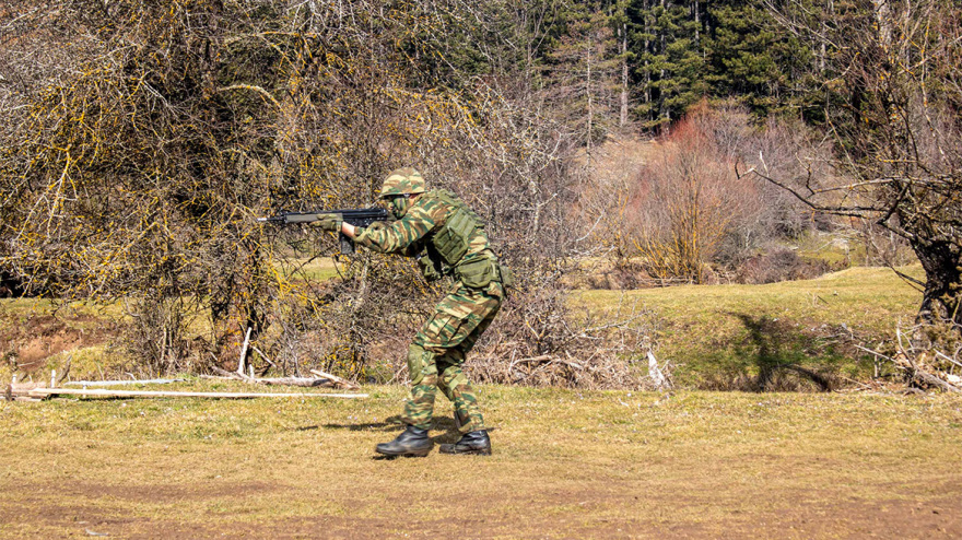 ΓΕΣ: Το εντυπωσιακό βίντεο από την χειμερινή εκπαίδευση υπαξιωματικών στο Περτούλι