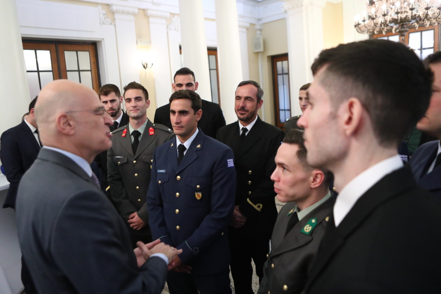 ΓΕΕΘΑ: Έβαλαν στρατιωτικά Πετρούνιας, Τεντόγλου και άλλοι Ολυμπιονίκες - Η ορκωμοσία των αξιωματικών