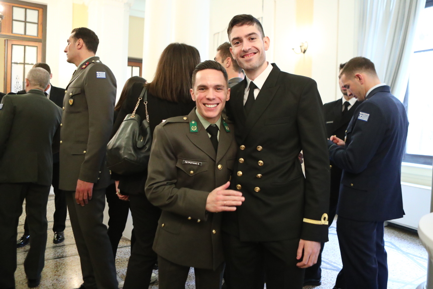 ΓΕΕΘΑ: Έβαλαν στρατιωτικά Πετρούνιας, Τεντόγλου και άλλοι Ολυμπιονίκες - Η ορκωμοσία των αξιωματικών