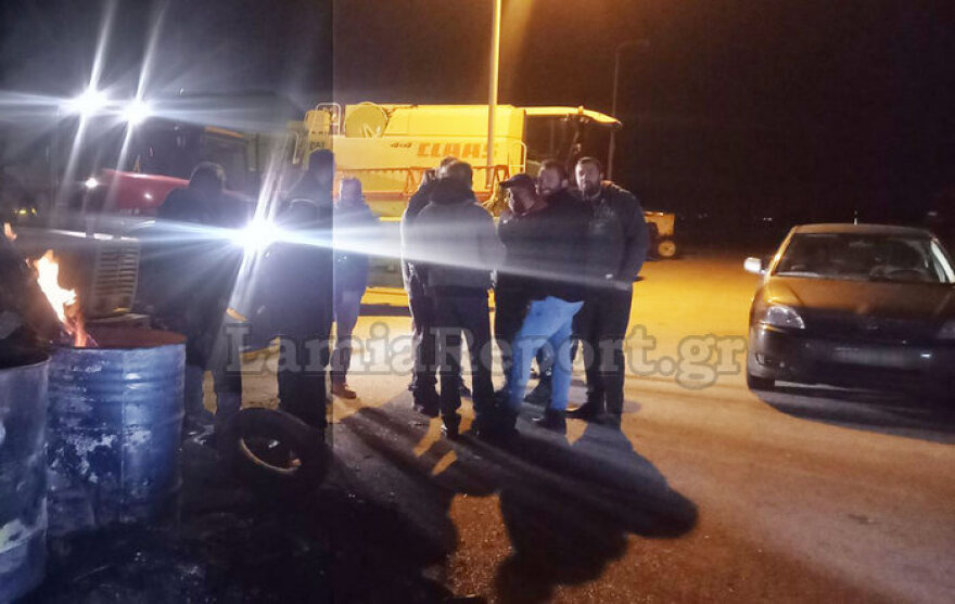 Αγρότες: Επέστρεψαν στα μπλόκα της Φθιώτιδας - Δείτε φωτογραφία