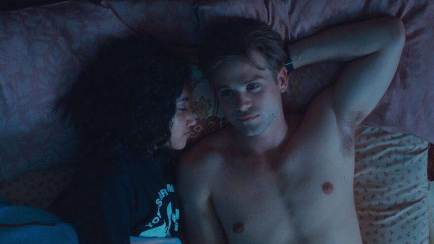 One Day: Ποιοι είναι οι πρωταγωνιστές της σειράς που σαρώνει στο Netflix