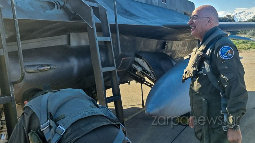 Νίκος Δένδιας: Πέταξε με F-16 Viper από την 115ΠΜ στην Κρήτη - Δείτε βίντεο και φωτογραφίες