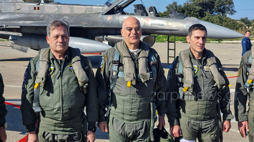 Νίκος Δένδιας: Πέταξε με F-16 Viper από την 115ΠΜ στην Κρήτη - Δείτε βίντεο και φωτογραφίες