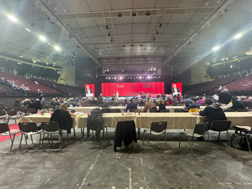 Συνέδριο ΣΥΡΙΖΑ: Αμηχανία, άδειες καρέκλες και εκκλήσεις για ενότητα στη δεύτερη ημέρα των εργασιών - Δείτε φωτογραφίες