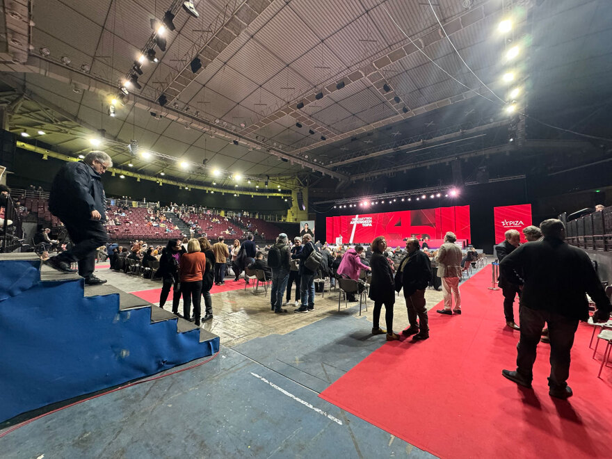 Συνέδριο ΣΥΡΙΖΑ - Η 2η μέρα: Μικρή συμμετοχή, «πηγαδάκια» και αγωνία για το ποιος θα είναι ο αντίπαλος του Κασσελάκη