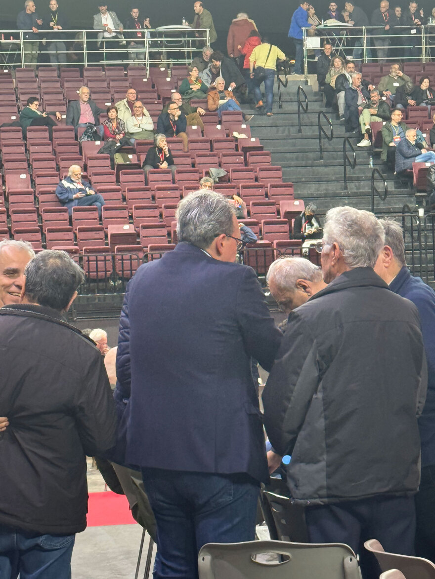 Συνέδριο ΣΥΡΙΖΑ - Η 2η μέρα: Μικρή συμμετοχή, «πηγαδάκια» και αγωνία για το ποιος θα είναι ο αντίπαλος του Κασσελάκη