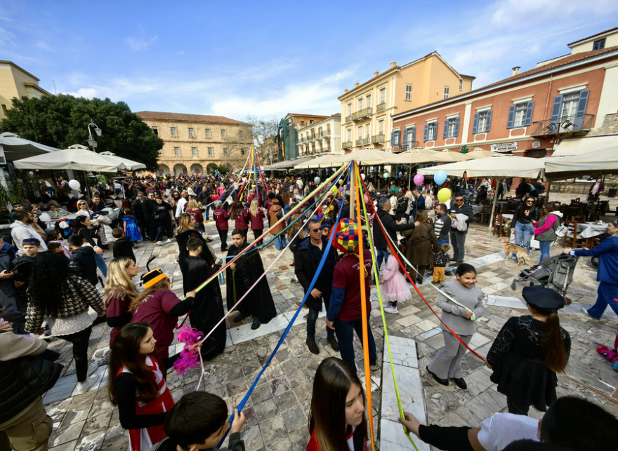 Ναύπλιο: Με μασκαράδες, χορό και τραγούδι άνοιξε το Τριώδιο στην πόλη - Δείτε φωτογραφίες