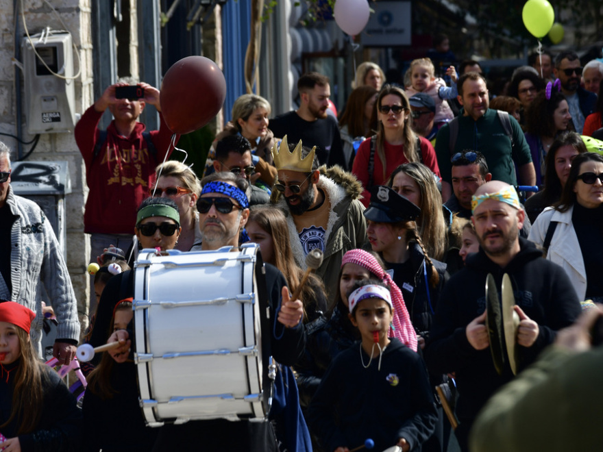 Ναύπλιο: Με μασκαράδες, χορό και τραγούδι άνοιξε το Τριώδιο στην πόλη - Δείτε φωτογραφίες