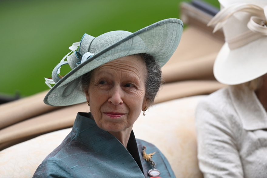 Βασιλιάς Κάρολος: Προωθεί συμφιλίωση με Χάρι και Μέγκαν μέσω της αδελφής του