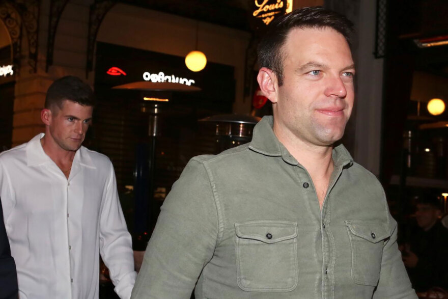 Ο Κασσελάκης γλέντησε την παραμονή του στην αρχηγία στο Kuko's Bar - Βίντεο και φωτογραφίες