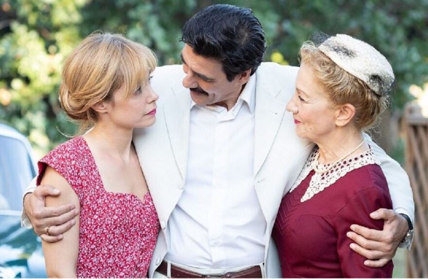 Ο Μουτσινάς, η Τατιάνα, η Μπακοδήμου και τα ρεκόρ των «Οικογενειακών Ιστοριών»