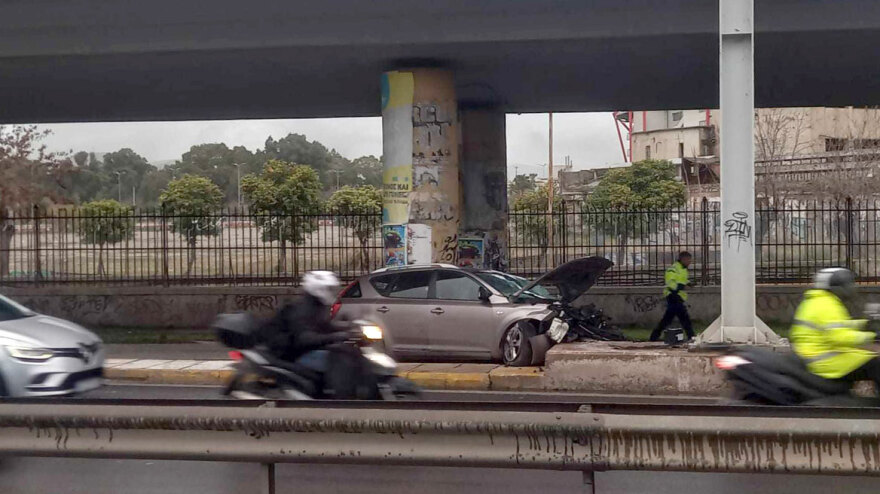 Θανατηφόρο τροχαίο με έναν νεκρό το πρωί στον Πειραιά - Δείτε φωτογραφίες