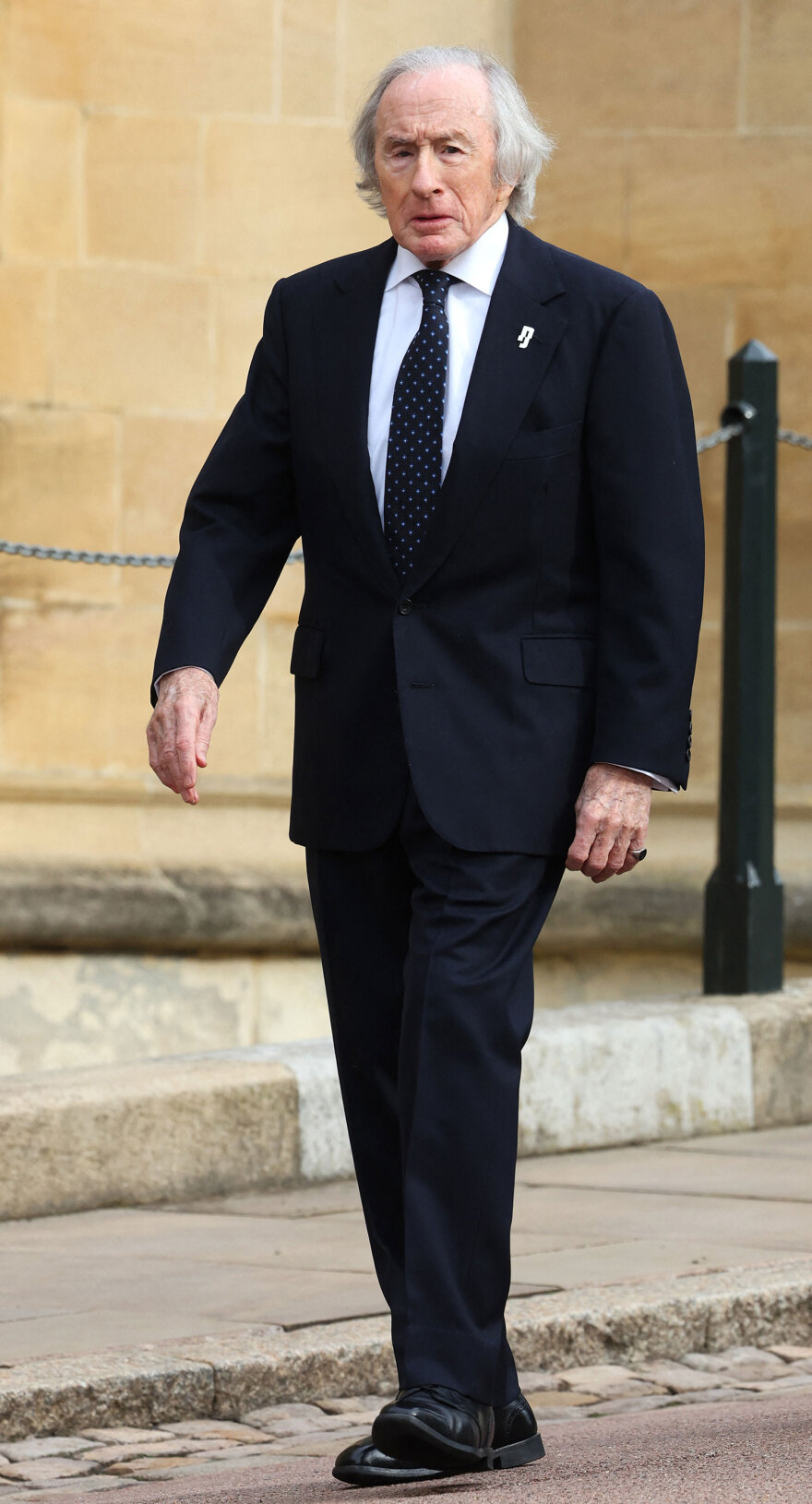 Κωνσταντίνος: Οι γαλαζοαίματοι τίμησαν τη μνήμη του - Η οικοδέσποινα Καμίλα, το μπορντό της Μαρί Σαντάλ, αγκαζέ Φελίπε και Λετίθια 