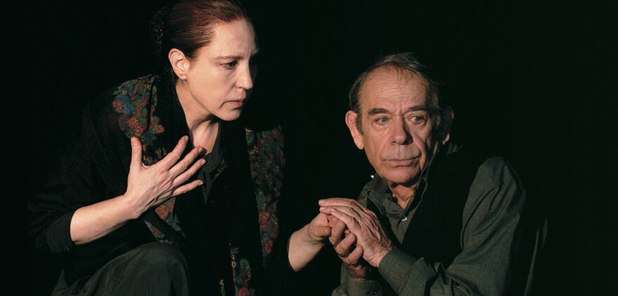 Ηλίας Λογοθέτης: Ήθελε να τραγουδάει στην όπερα, τον κέρδισε το θέατρο - Η εποχή της βιντεοκασέτας και οι σπάνιες εμφανίσεις στο σινεμά