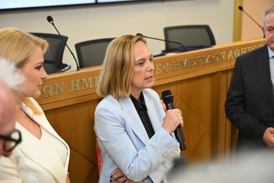 Γιώργος Καραϊβάζ: Εκδήλωση στη μνήμη του, συγκινημένη η σύζυγός του - Φωτογραφίες