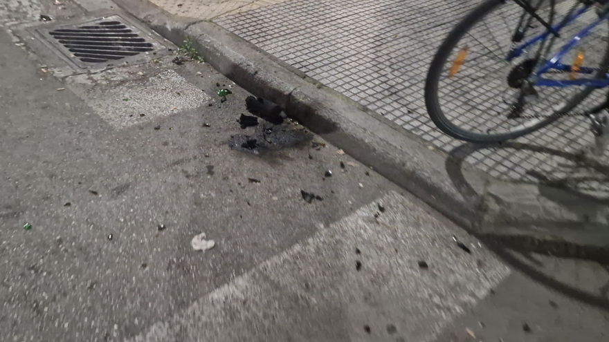 Κουκουλοφόροι επιτέθηκαν με βόμβες μολότοφ σε διμοιρίες των ΜΑΤ στη Θεσσαλονίκη - Βίντεο και φωτογραφίες