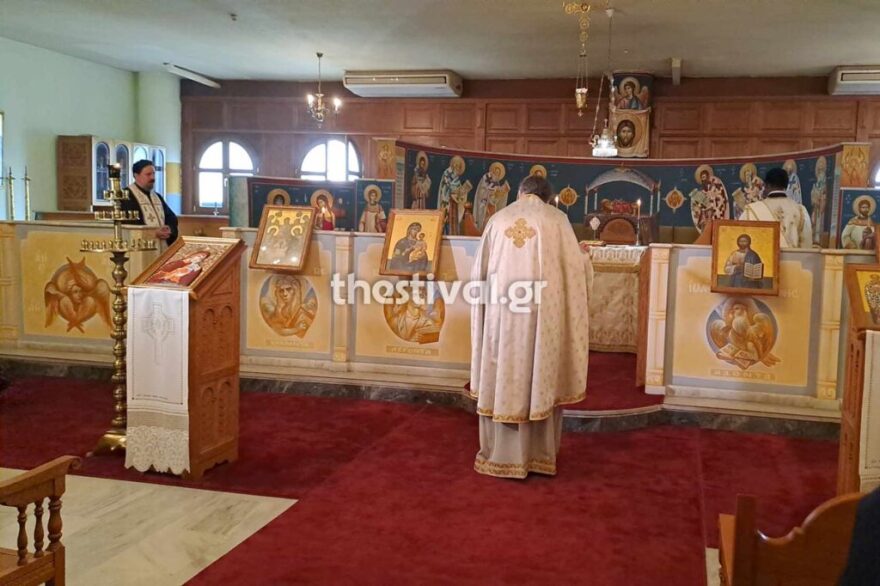 Τραγωδία στα Τέμπη: Μνημόσυνο στη Θεολογική Σχολή του ΑΠΘ για τα 57 θύματα - Βίντεο και φωτογραφίες