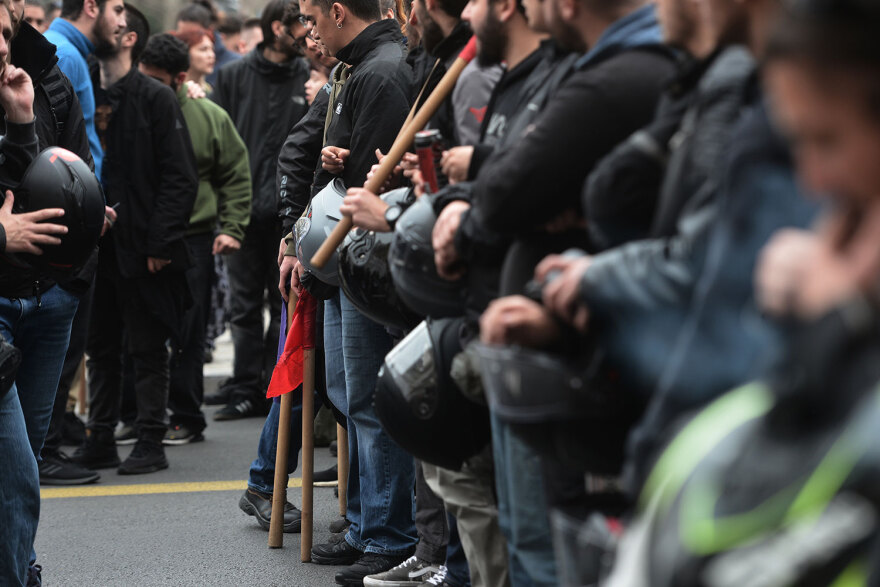 Σε εξέλιξη το πανεκπαιδευτικό συλλαλητήριο - Ποιοι δρόμοι έχουν κλείσει 