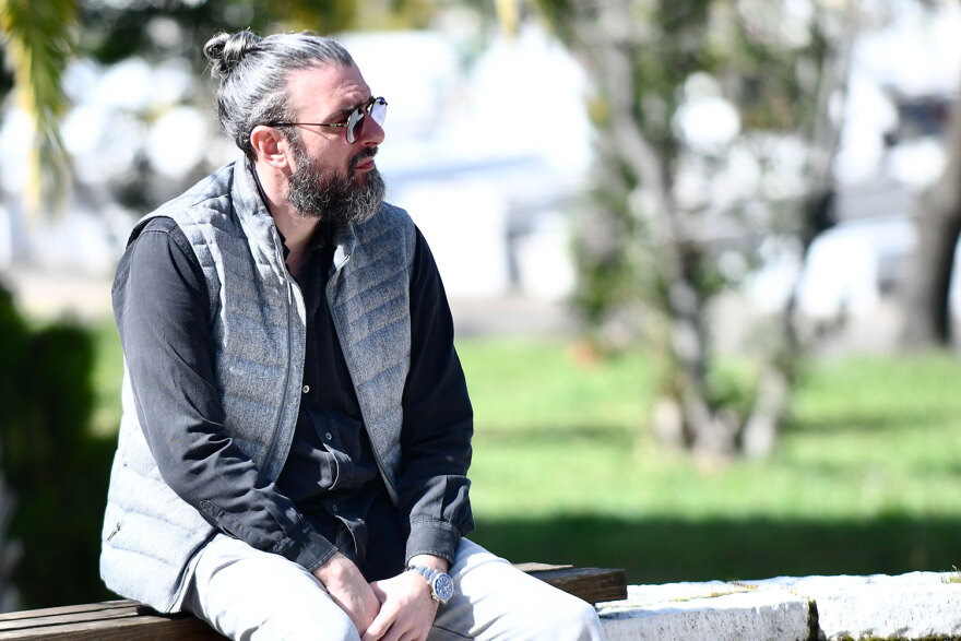 Ηλίας Λογοθέτης: Το τελευταίο αντίο στον ηθοποιό - Δείτε φωτογραφίες