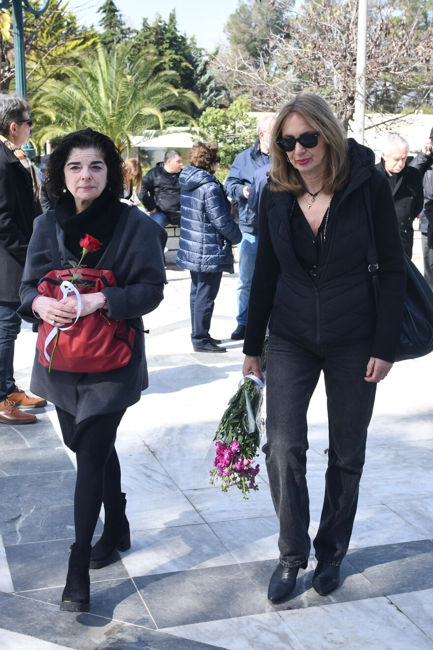 Ηλίας Λογοθέτης: Το τελευταίο αντίο στον ηθοποιό - Δείτε φωτογραφίες