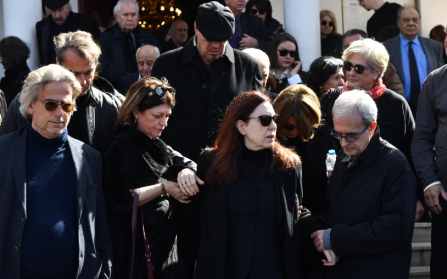 Ηλίας Λογοθέτης: Το τελευταίο αντίο στον ηθοποιό - Δείτε φωτογραφίες