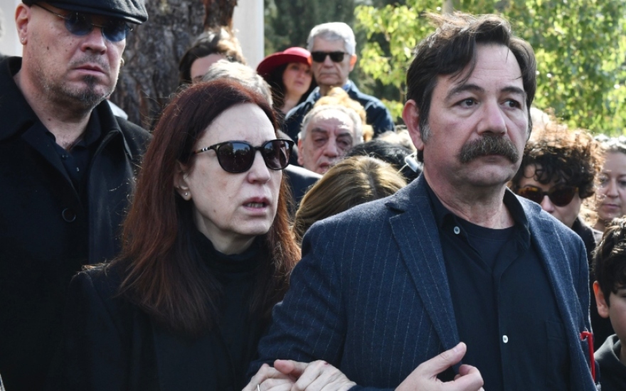 Ηλίας Λογοθέτης: Το τελευταίο αντίο στον ηθοποιό - Δείτε φωτογραφίες