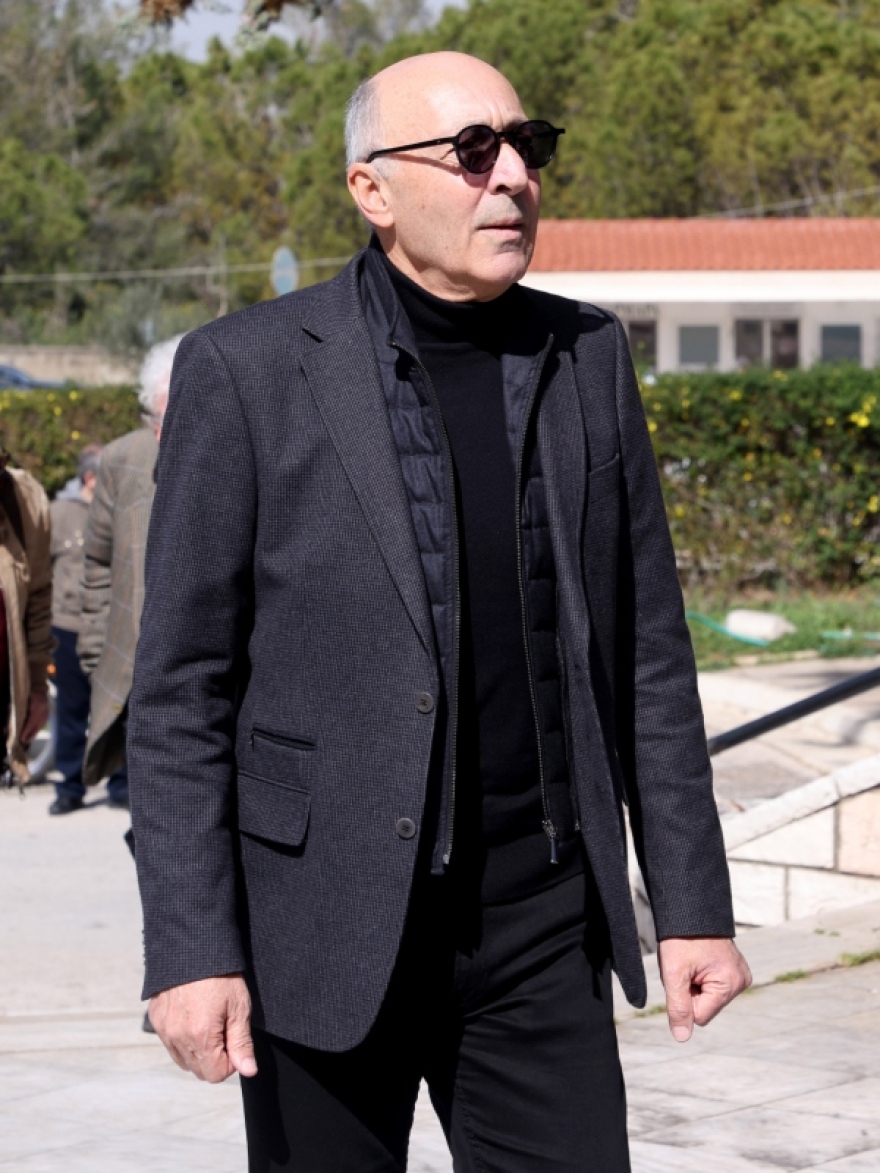 Ηλίας Λογοθέτης: Το τελευταίο αντίο στον ηθοποιό - Δείτε φωτογραφίες