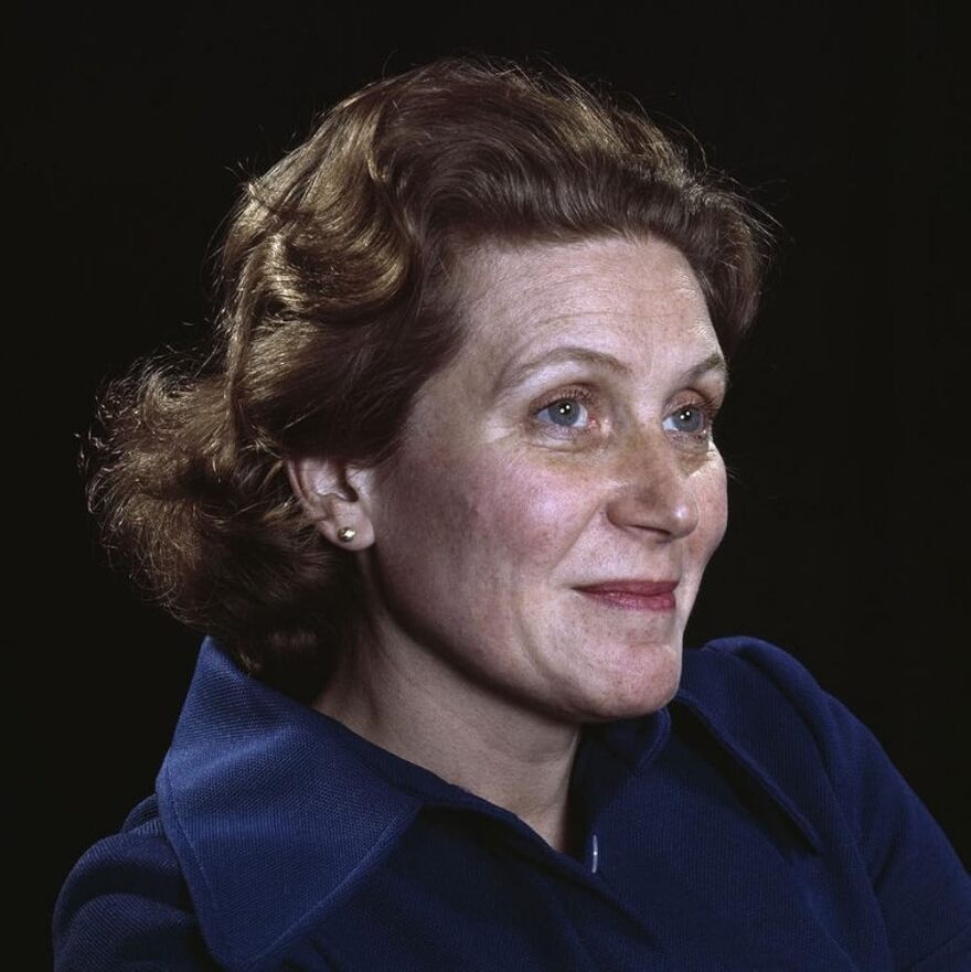 Σβετλάνα Αλιλούγεβα: Η πολυτάραχη ζωή της κόρης του Στάλιν- Οι φίλοι στα Γκούλαγκ, ο έρωτας με Ινδό, η φυγή στις ΗΠΑ 