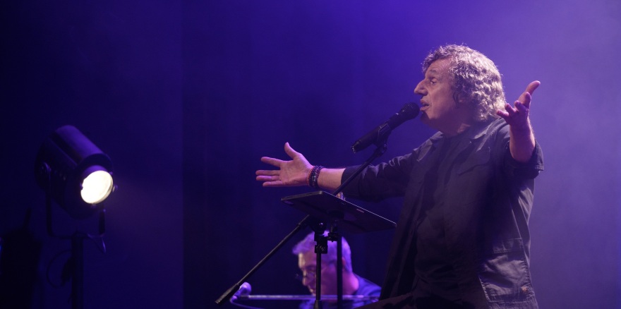 Βασίλης Παπακωνσταντίνου στο protothema.gr: Δεν κυνήγησα ποτέ το σουξέ, κάθε φορά διαλέγω τα τραγούδια με το ένστικτό μου