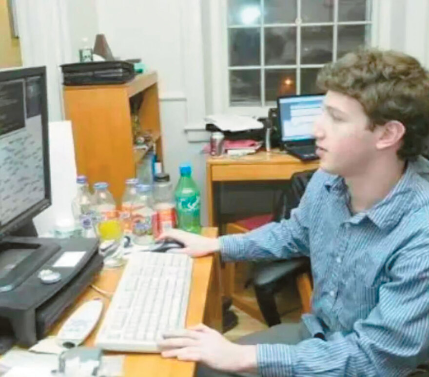 Μαρκ Ζούκερμπεργκ: O σπασίκλας που άλλαξε τον κόσμο και η σεξουαλική εκμετάλλευση παιδιών στα social media