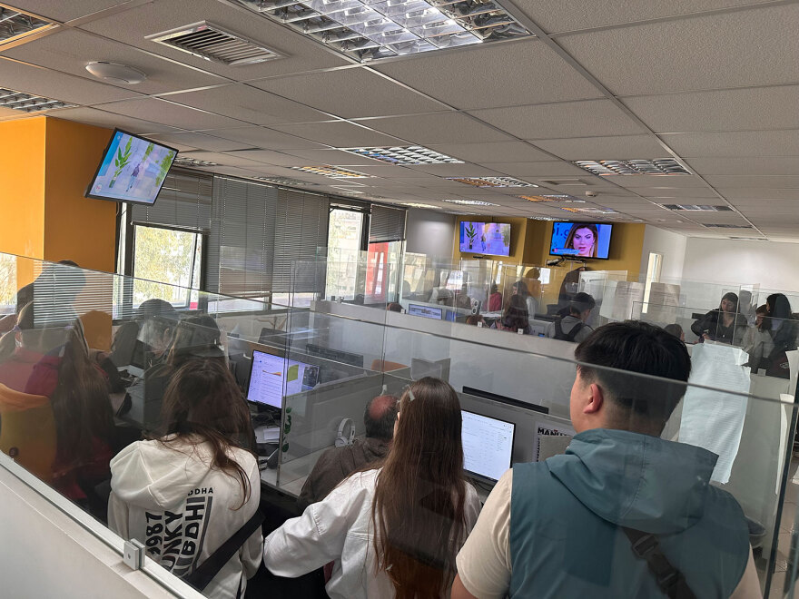 Το Γυμνάσιο Θρακομακεδόνων «τύπωσε» το δικό του Πρώτο Θέμα