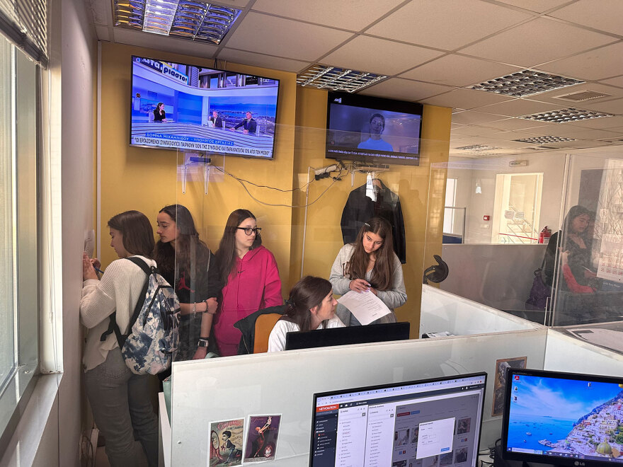 Το Γυμνάσιο Θρακομακεδόνων «τύπωσε» το δικό του Πρώτο Θέμα