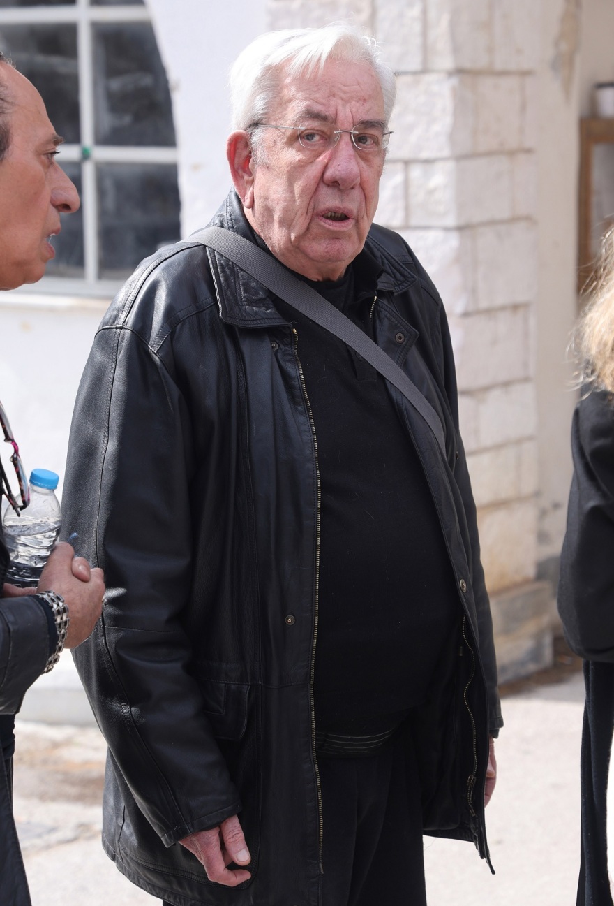 Τέτη Σχοινάκη: Συγκίνηση στην κηδεία της ηθοποιού 