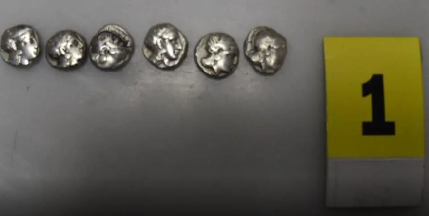 Εύβοια: Απετράπη αγοραπωλησία αρχαίων νομισμάτων - Μία σύλληψη