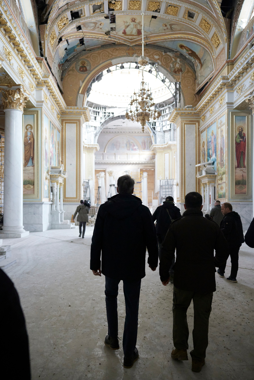 Επίθεση στην αυτοκινητοπομπή Ζελένσκι στην Οδησσό με ρωσικό πύραυλο - Κοντά στην ελληνική αποστολή με Μητσοτάκη η έκρηξη