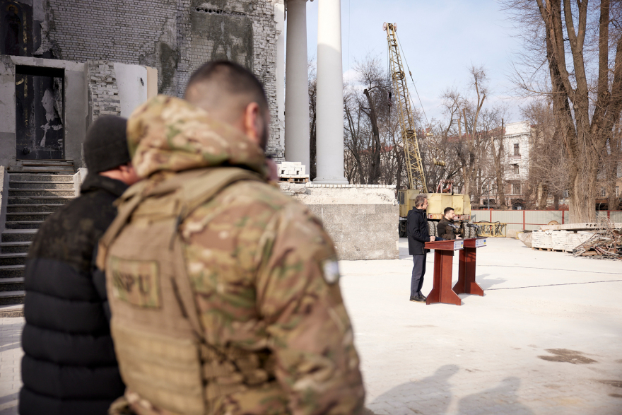Επίθεση στην αυτοκινητοπομπή Ζελένσκι στην Οδησσό με ρωσικό πύραυλο - Κοντά στην ελληνική αποστολή με Μητσοτάκη η έκρηξη