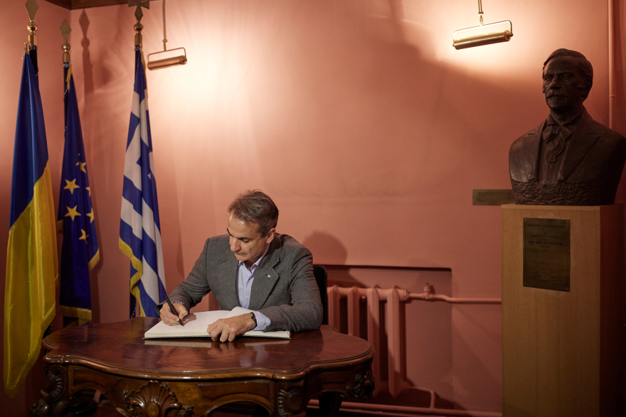 Κοινές δηλώσεις Μητσοτάκη - Ζελένσκι: Ακούσαμε μεγάλη έκρηξη, ο πόλεμος γίνεται και εδώ, όχι μόνο στο μέτωπο