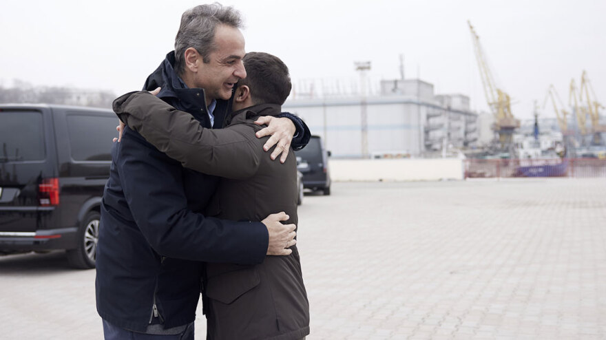 Κοινές δηλώσεις Μητσοτάκη - Ζελένσκι: Ακούσαμε μεγάλη έκρηξη, ο πόλεμος γίνεται και εδώ, όχι μόνο στο μέτωπο