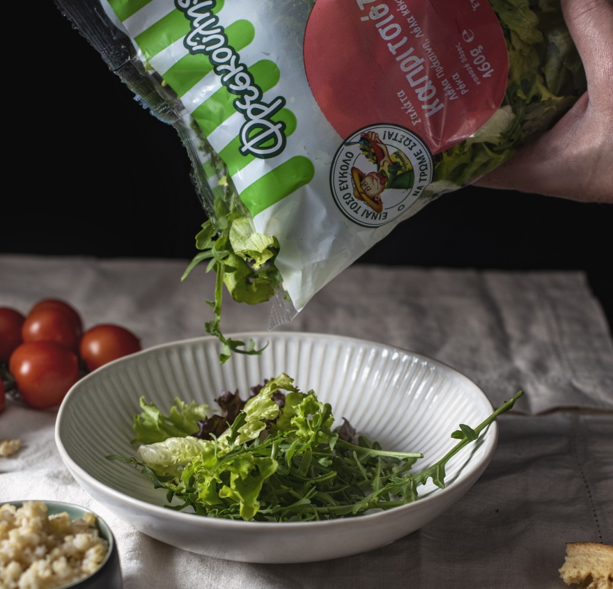 Πλούσιες και Νόστιμες σαλάτες στο πιάτο μας, γρήγορα και εύκολα