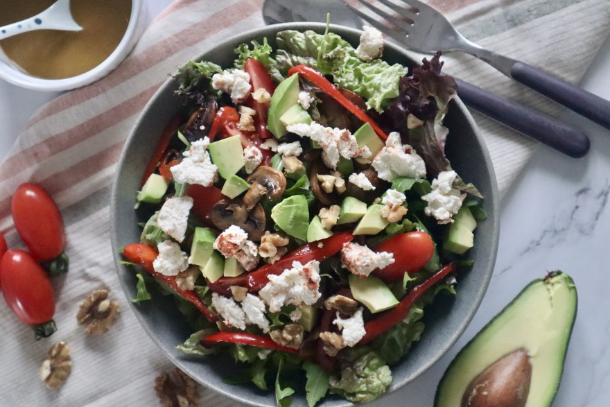 Πλούσιες και Νόστιμες σαλάτες στο πιάτο μας, γρήγορα και εύκολα