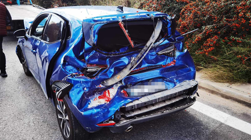 Κηφισός: Καραμπόλα με δύο φορτηγά και ένα ΙΧ - Ελαφρά τραυματισμένο ένα παιδί